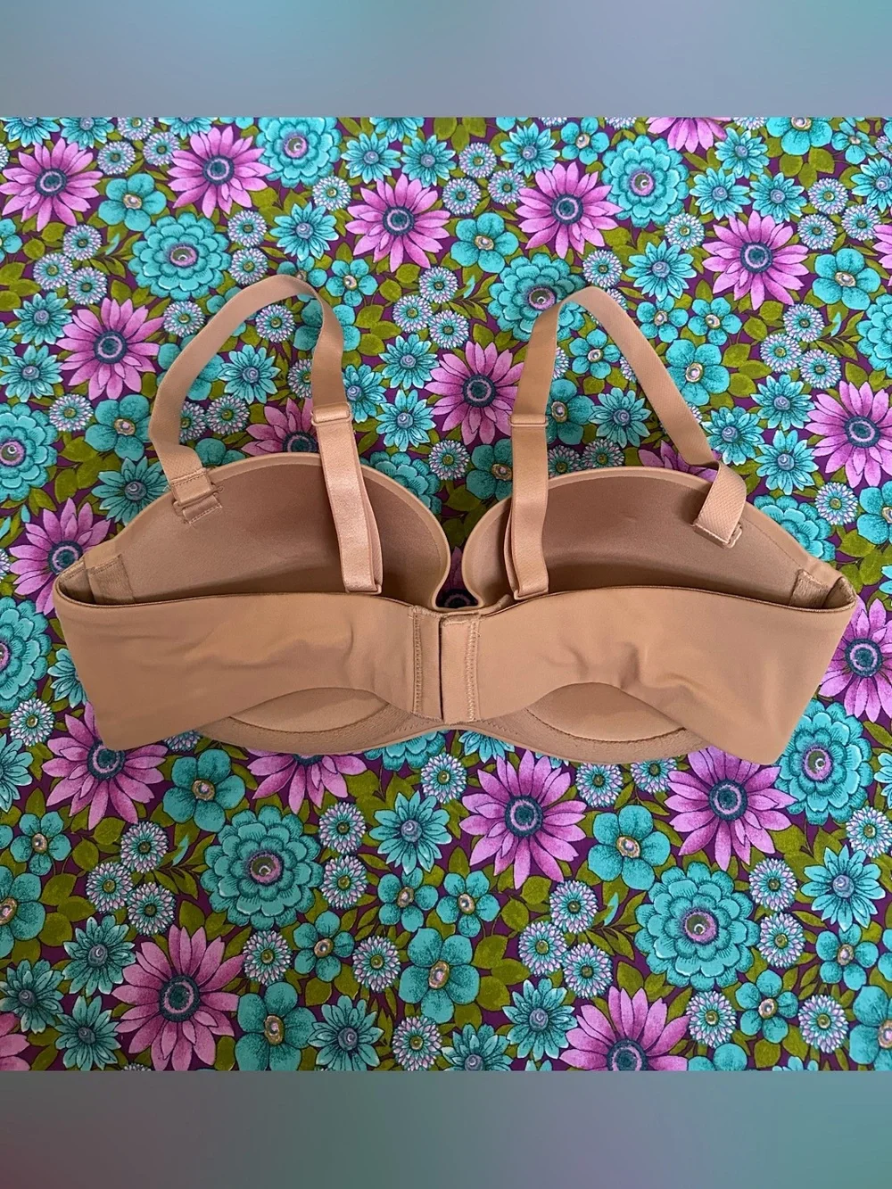 Ambrielle Multiway Strapless Nude Bandeau Bra- Never worn , NWOT
